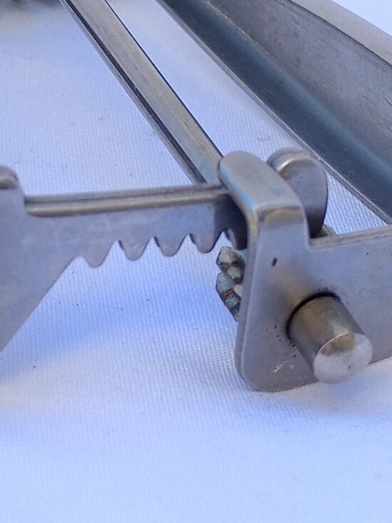 Stainless Steel Kitchen Tool Lot Garlic Press Ice Cream Scoop Pizza Cutter Tongs - Picture 9 of 16